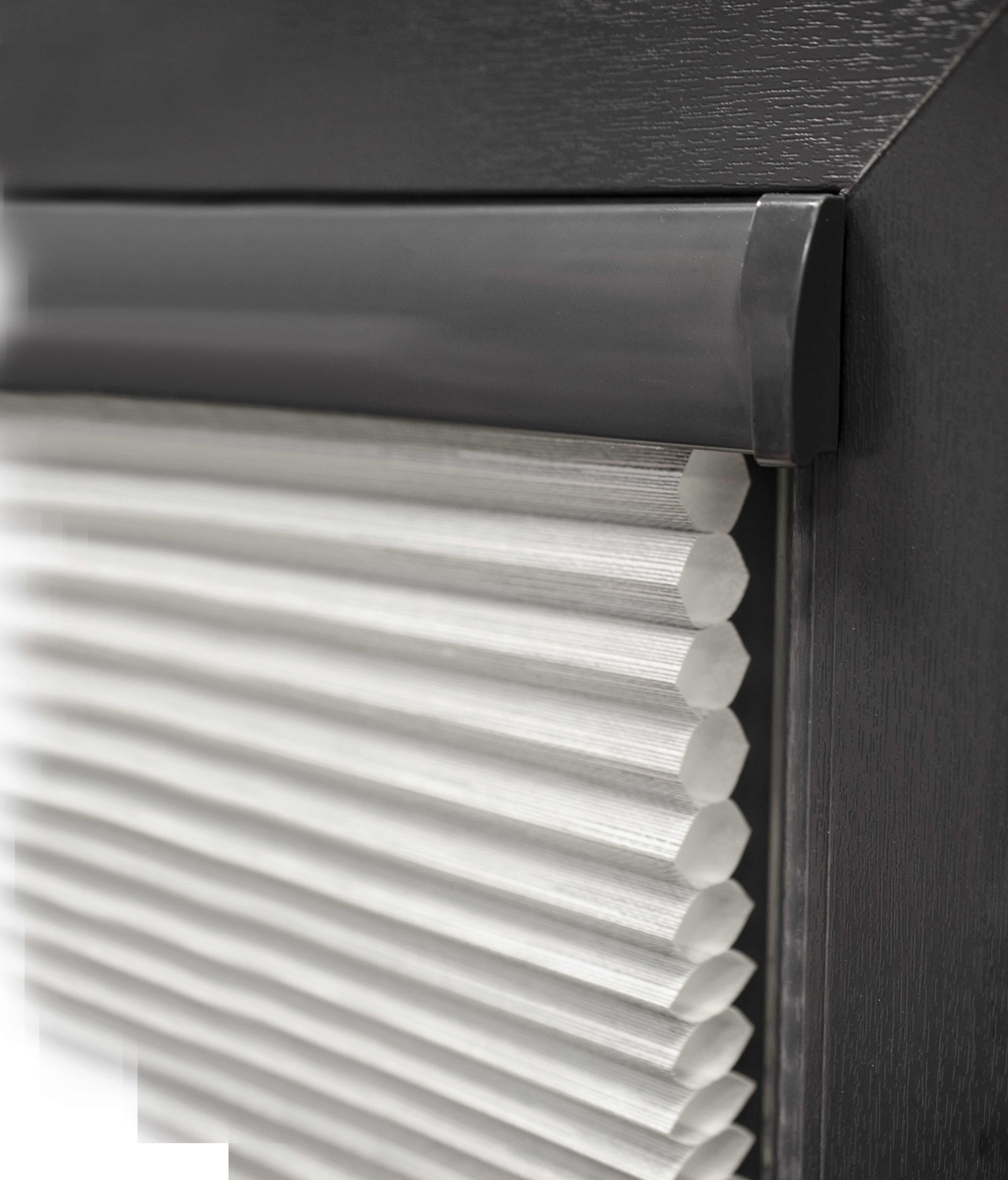 INTU Anthracite Headrail